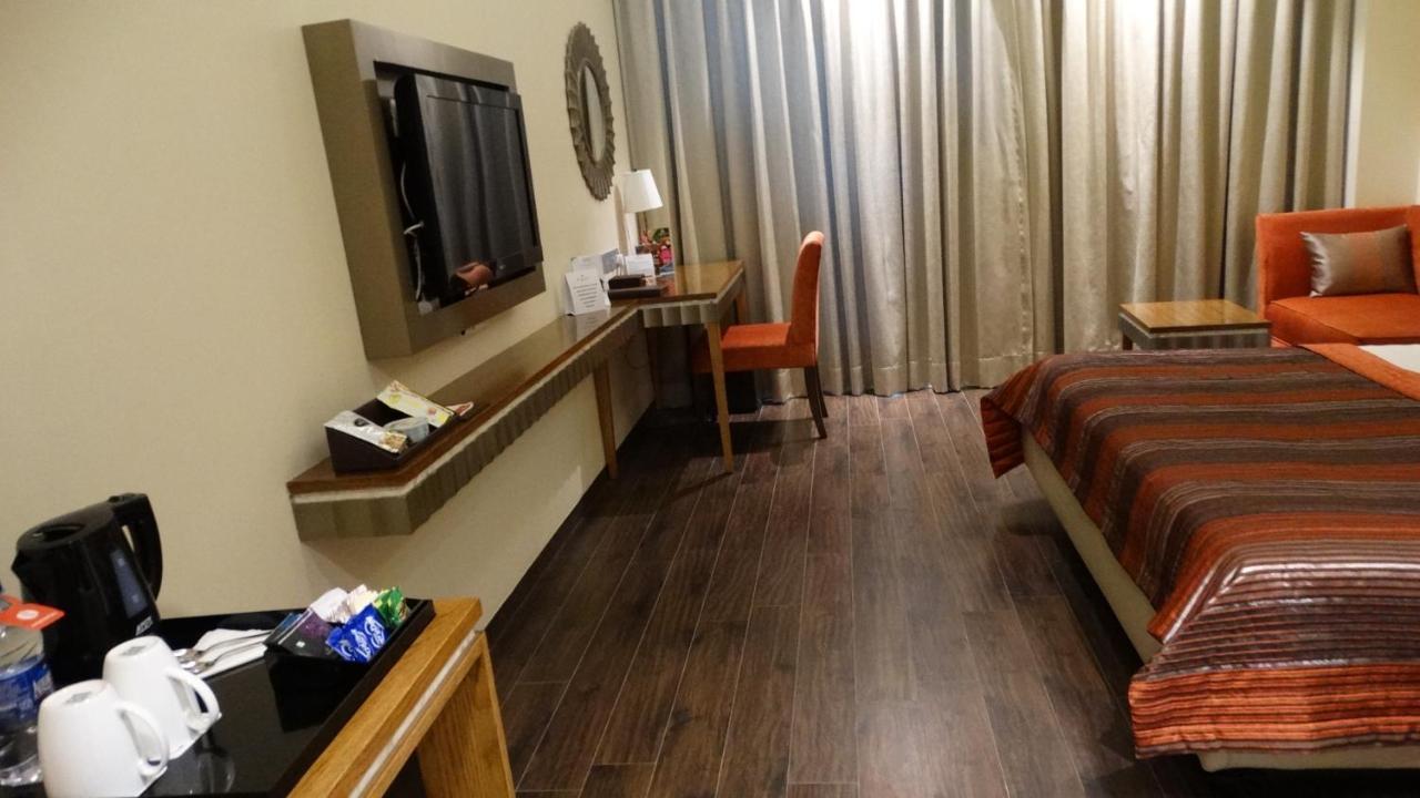 होटल Ramada 4*